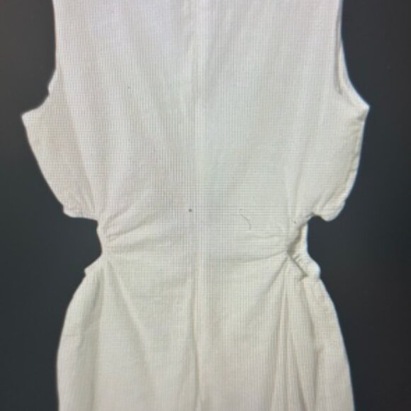 Lillusory white lacy sleeveless dress with circular cutouts each side at waist - Picture 5 of 6